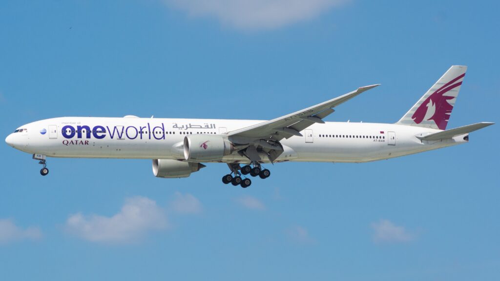 Qatar Airways aircraft in oneworld alliance livery